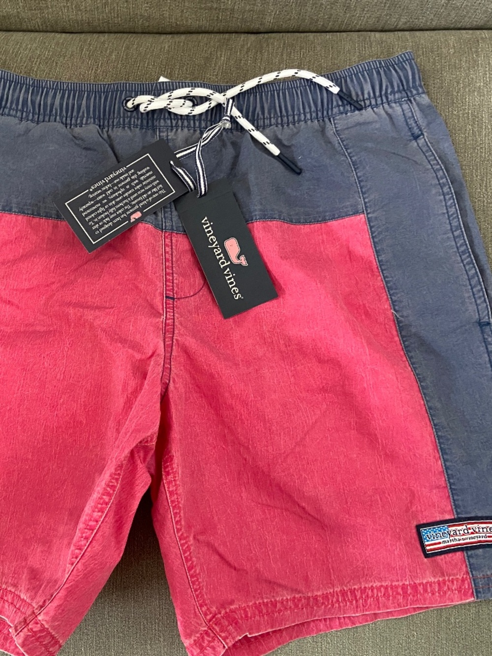 NWT Vineyard Vines Men's SMALL S swim trunks swimsuit CHAPPY Flag 7" lined